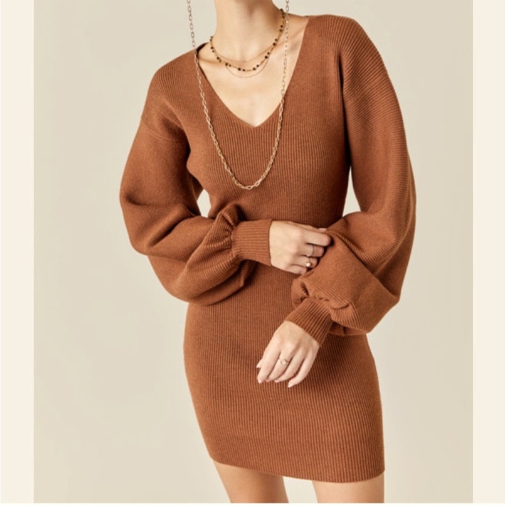 Balloon sleeve brown mini sweater dress. From Francesas